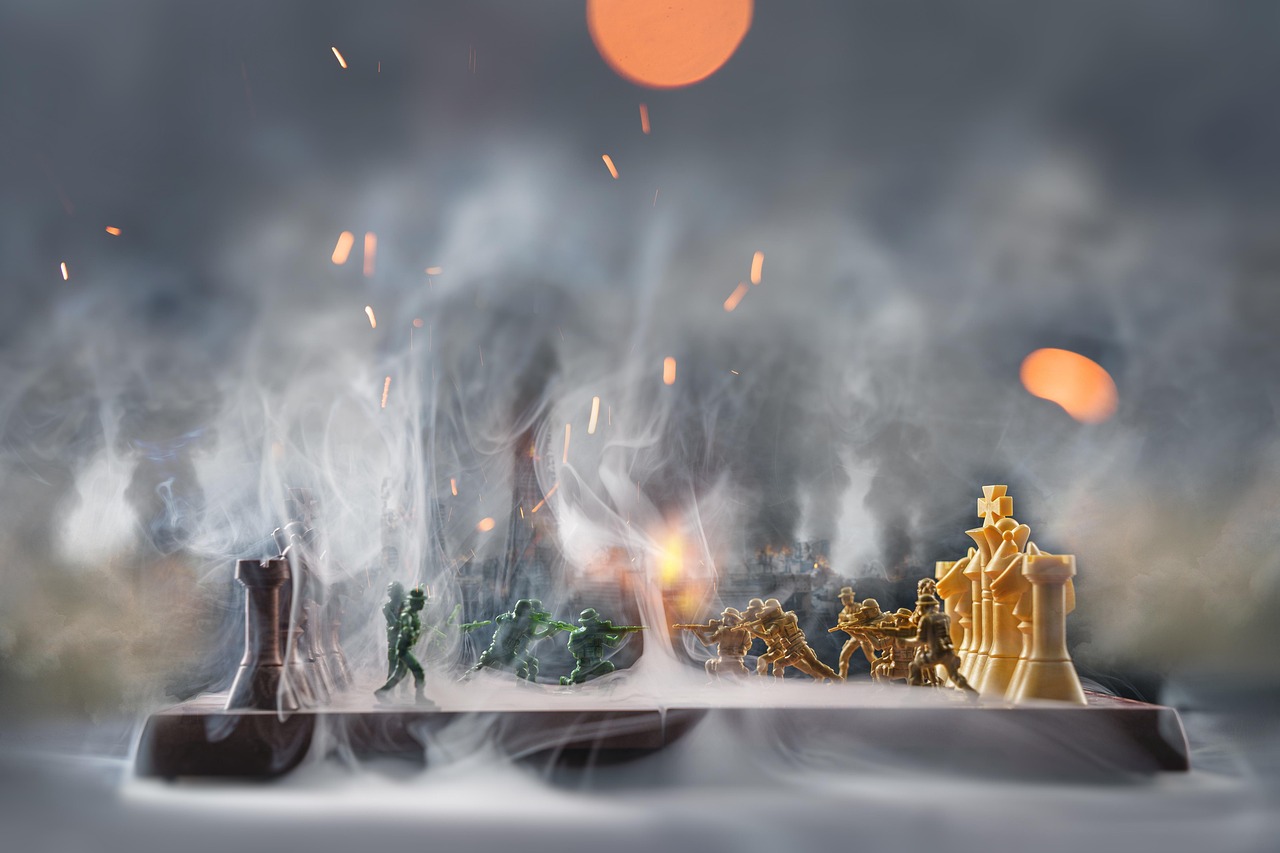 Giocatori immersi in un'intensa partita di un gioco di combattimento tattico strategico.