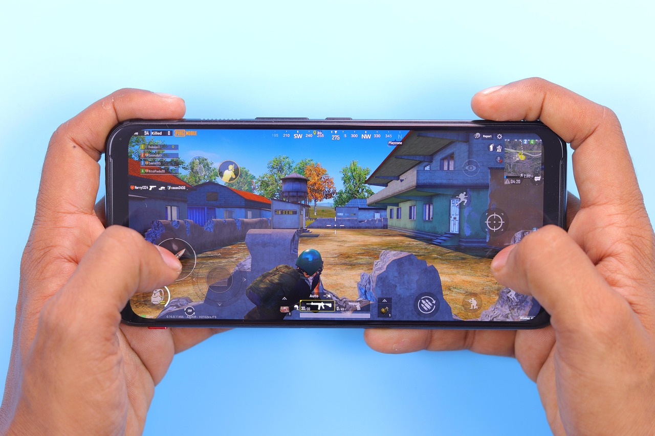 Impostazioni hotspot mobile su smartphone per gaming, con batteria ben visibile e indicatori di connessione.