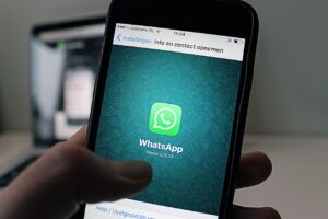 Avviso truffa WhatsApp: messaggi ingannevoli che colpiscono gli utenti italiani.